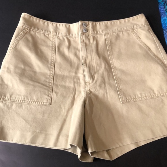 GAP Mom Shorts. High waist Khaki shorts for women, Sizes 14, NWOT. - Picture 7 of 13